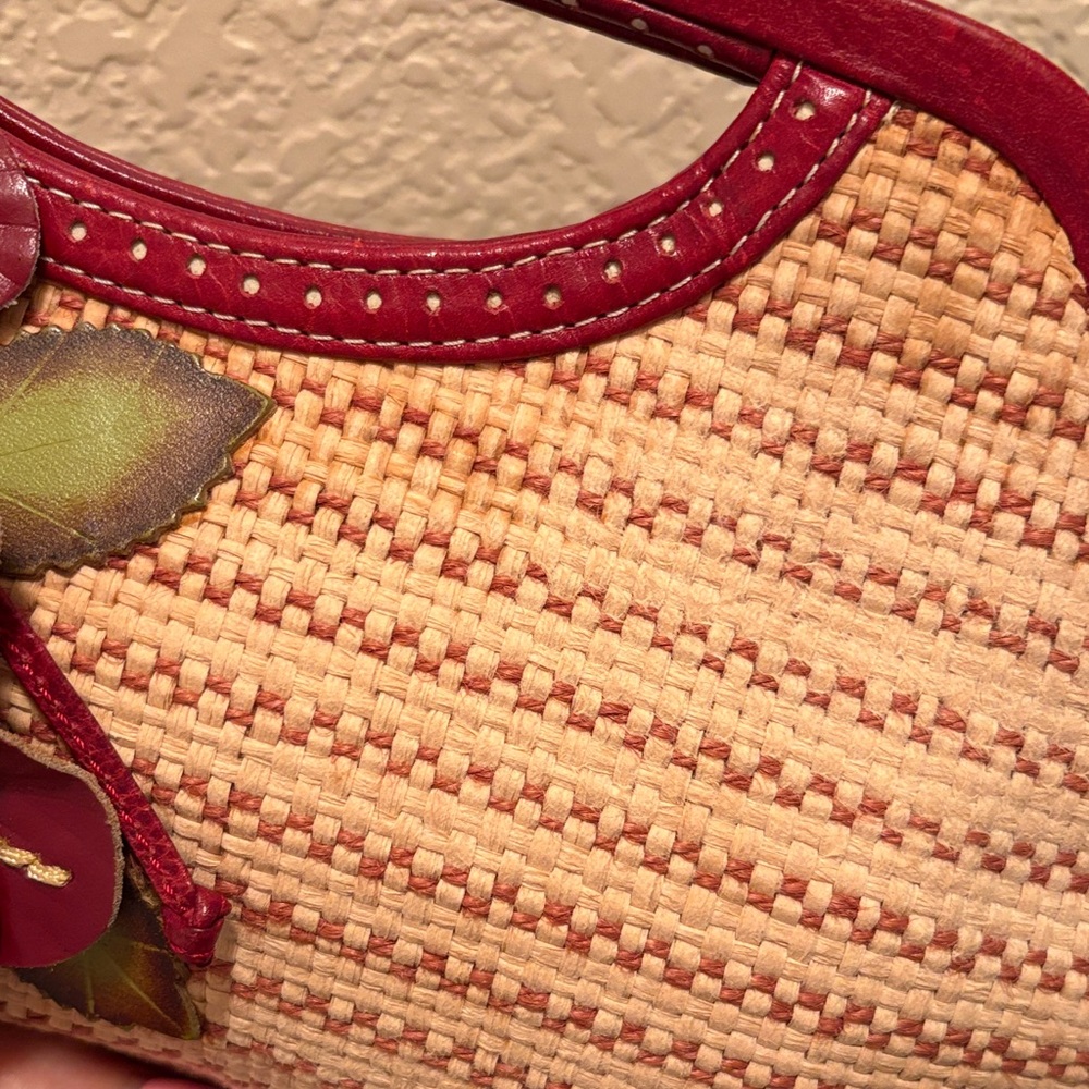 Isabella Fiore Dark Red Leather Floral & Woven Pattern Clutch Handbag - Picture 4 of 14